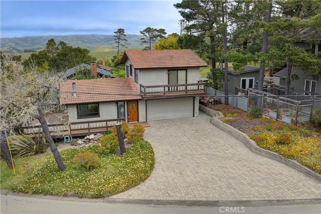 Property Photo:  1400 Leonard Place  CA 93428 