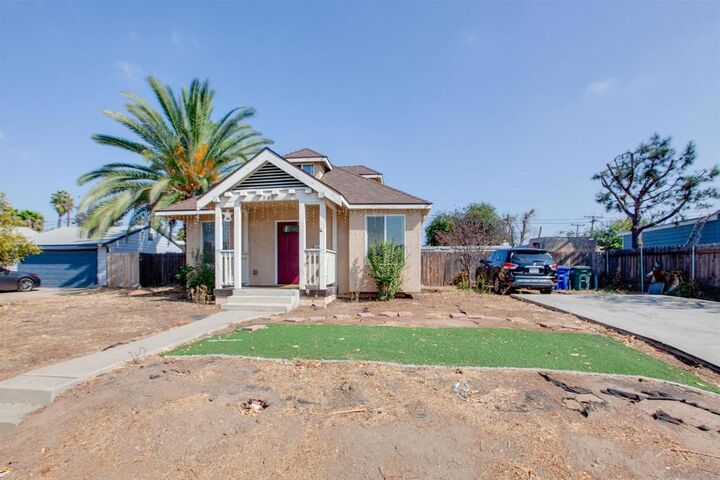 Property Photo: 545 Ballantyne St CA 92020