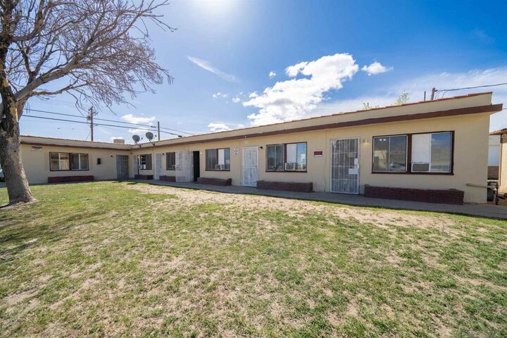 Property Photo: 38717 E 6th St CA 93550