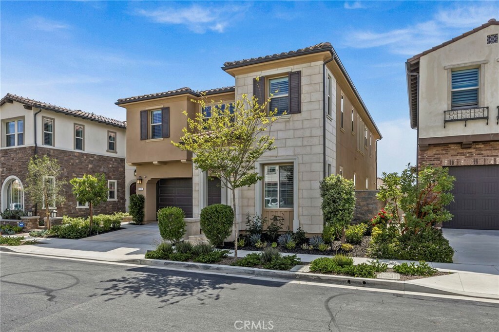 Property Photo:  1776 Canyon Oaks Lane  CA 92610 