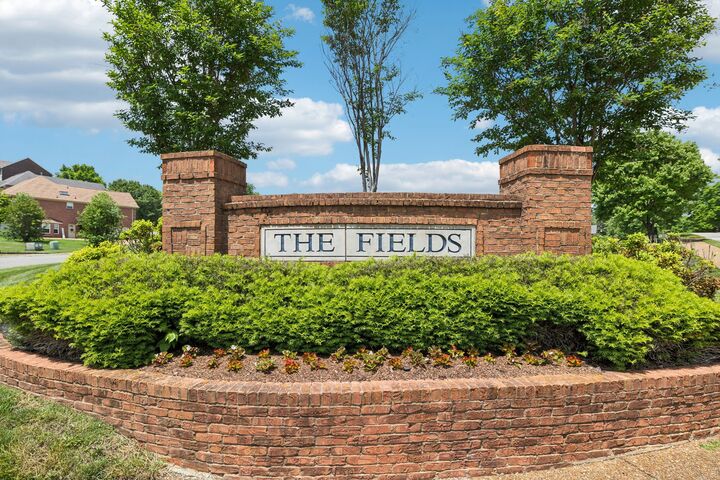 Property Photo:  141 Fieldcrest Cir  TN 37075 
