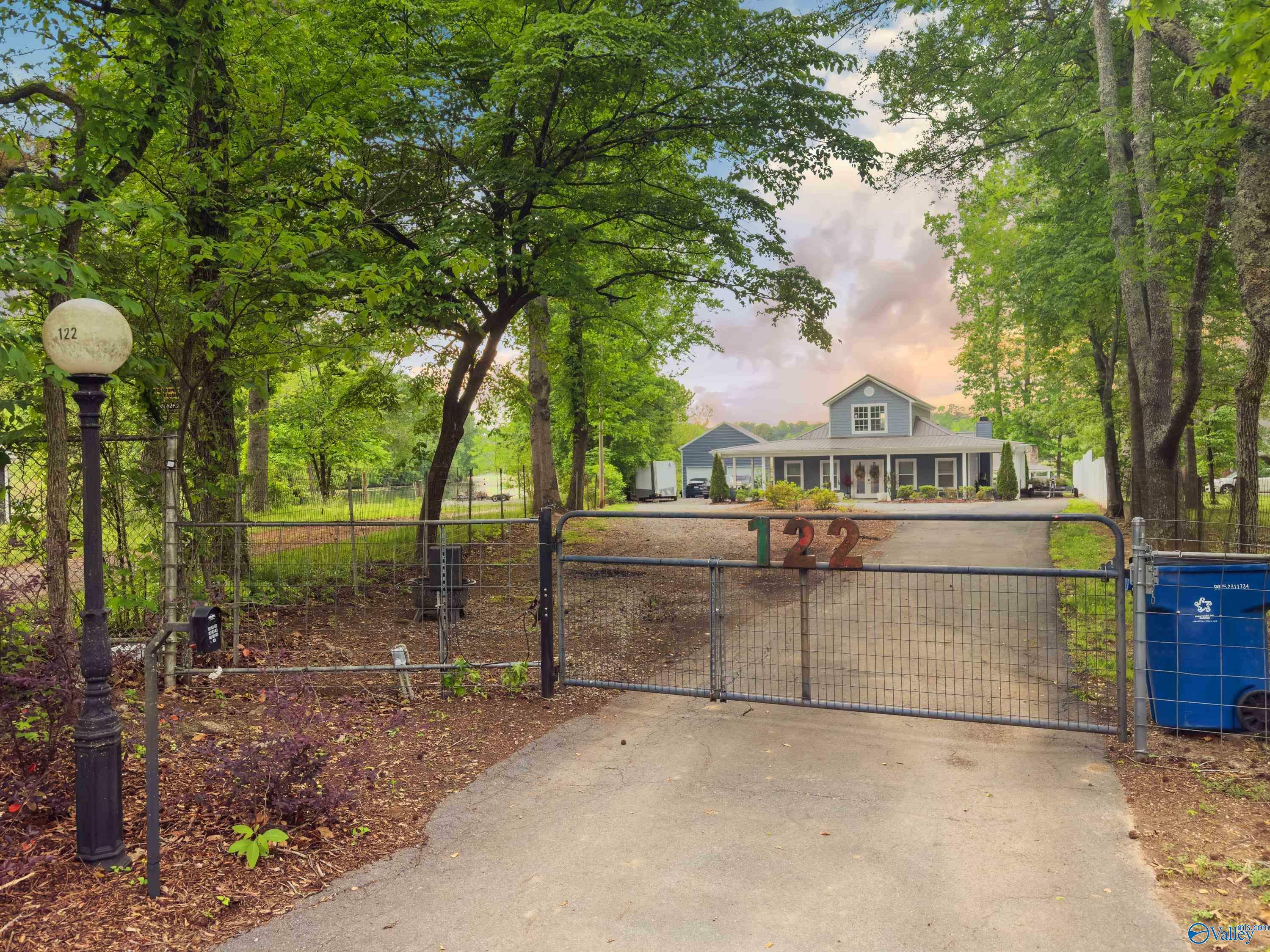 Property Photo: 122 Malibu Circle AL 35769
