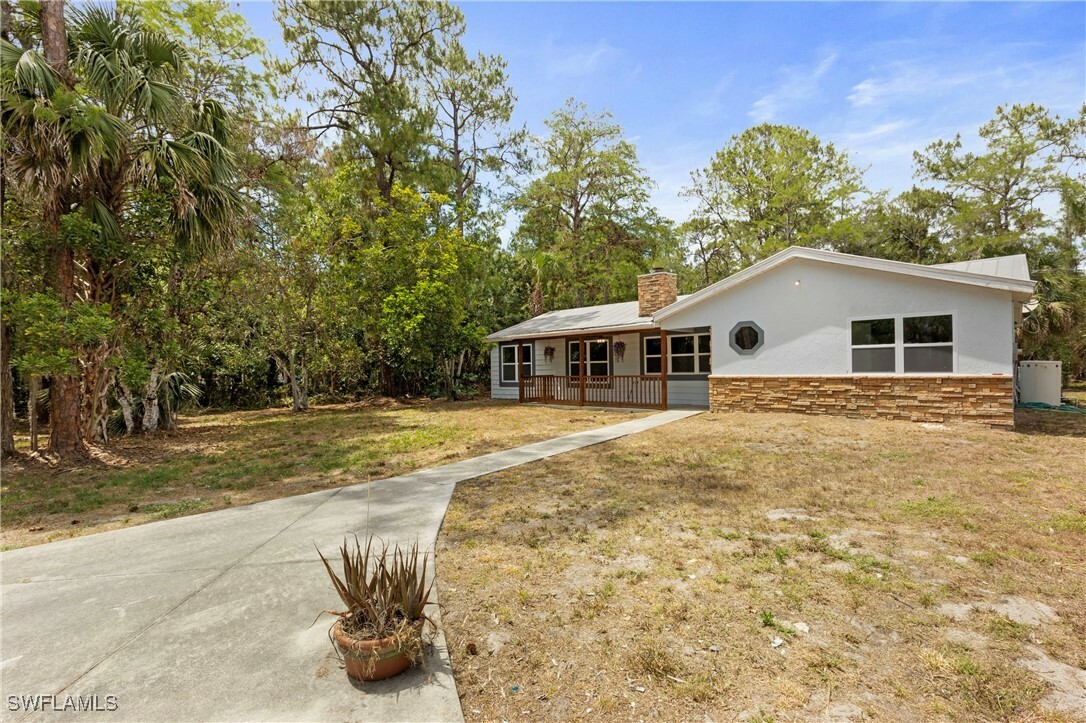 Property Photo: 221 18th Avenue NW FL 34120