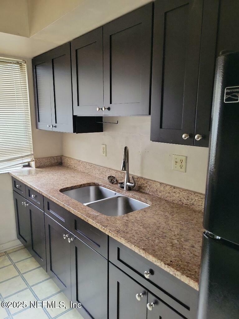 Property Photo: 704 Oaks Manor Court N4-2 FL 32211