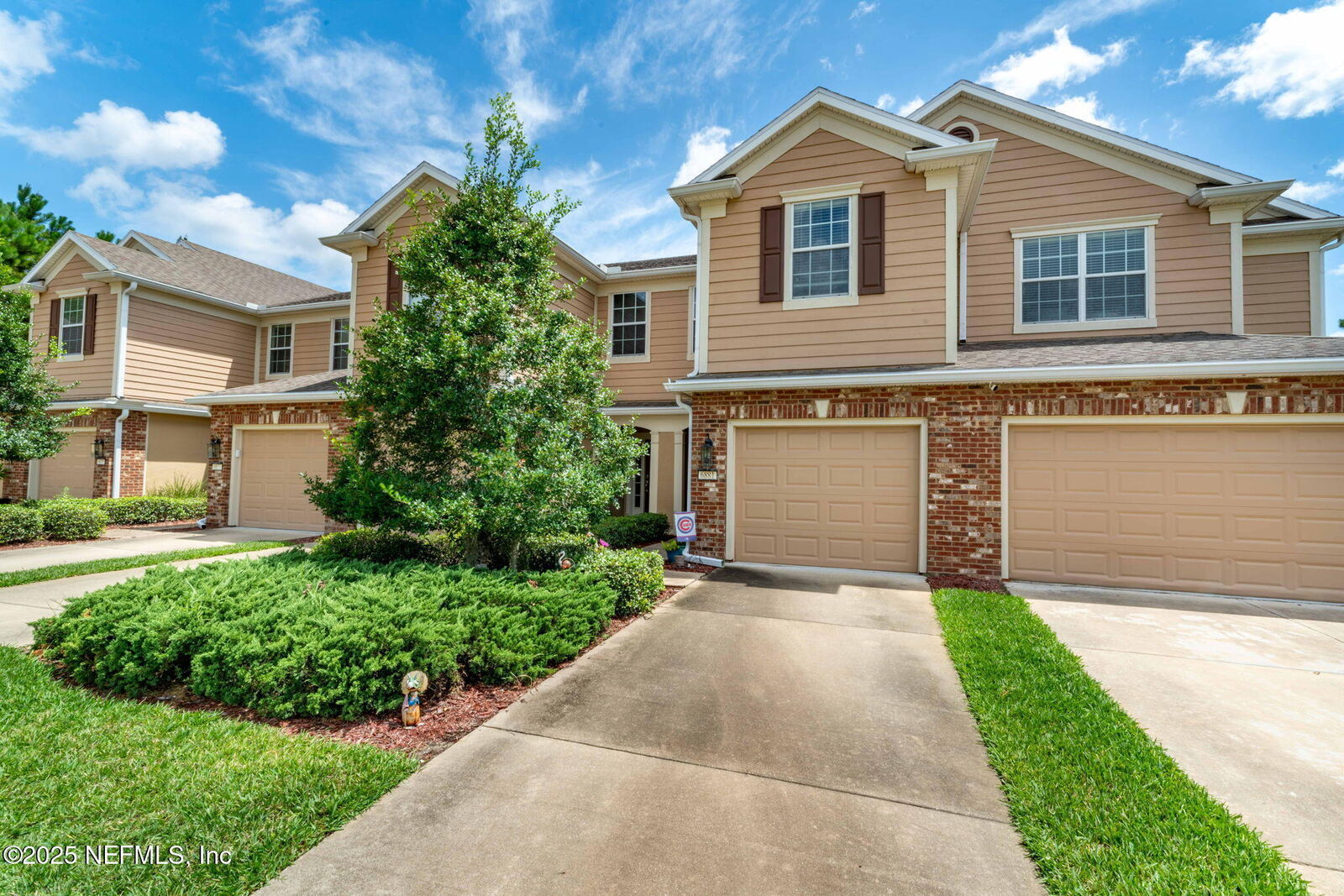 Property Photo:  6881 Roundleaf Drive  FL 32258 