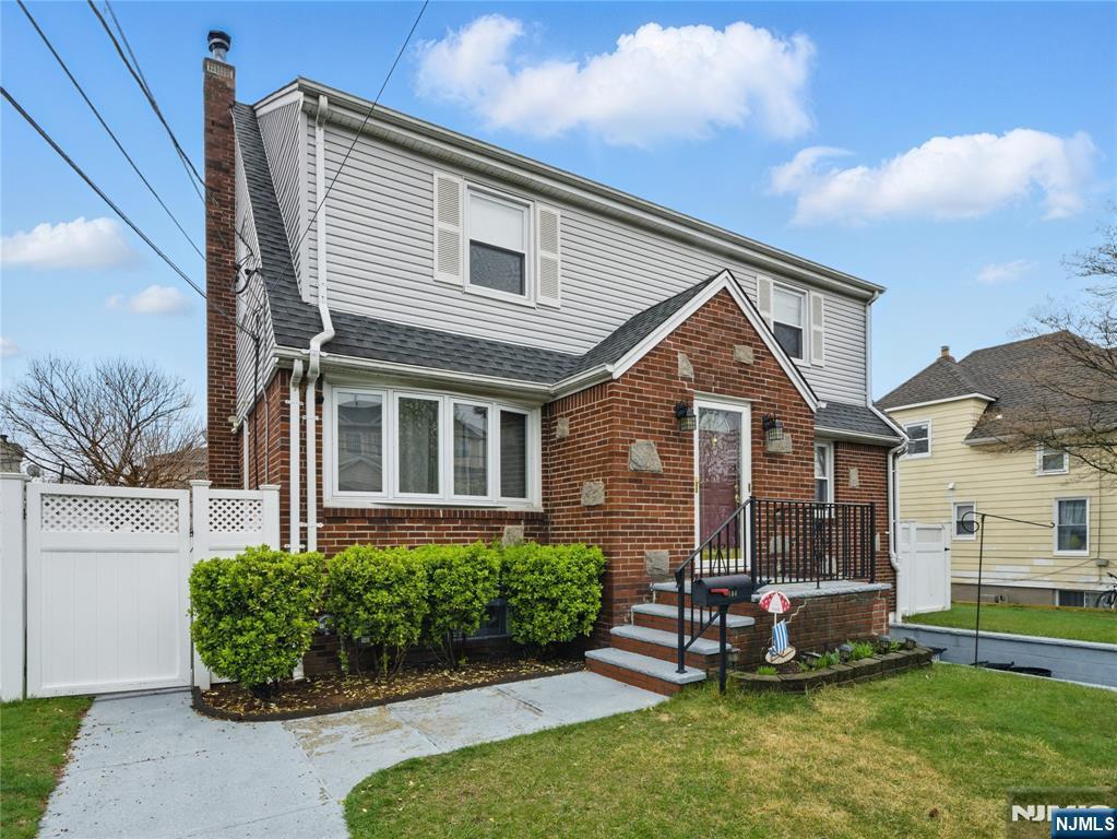 Property Photo:  104 Norwood Avenue 2  NJ 07644 