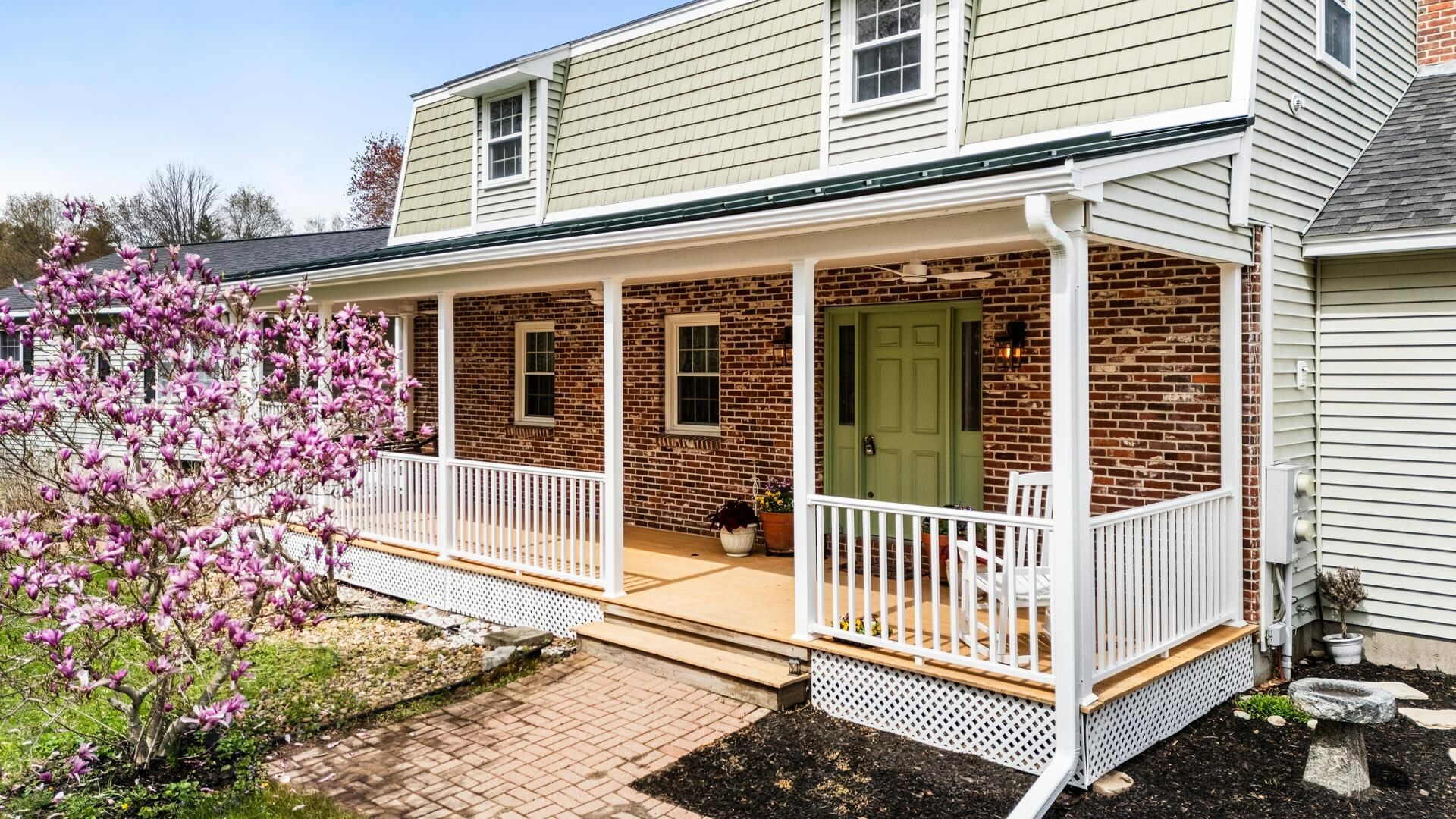 Property Photo: 534 Hooksett Road NH 03032