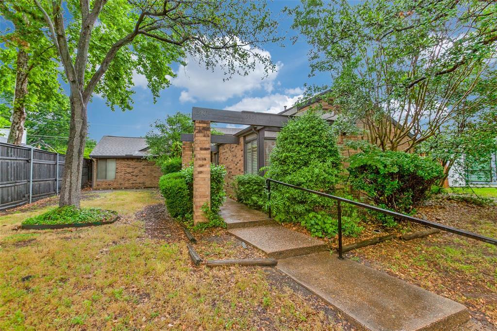 Property Photo: 5901 Smoke Glass Trail TX 75252