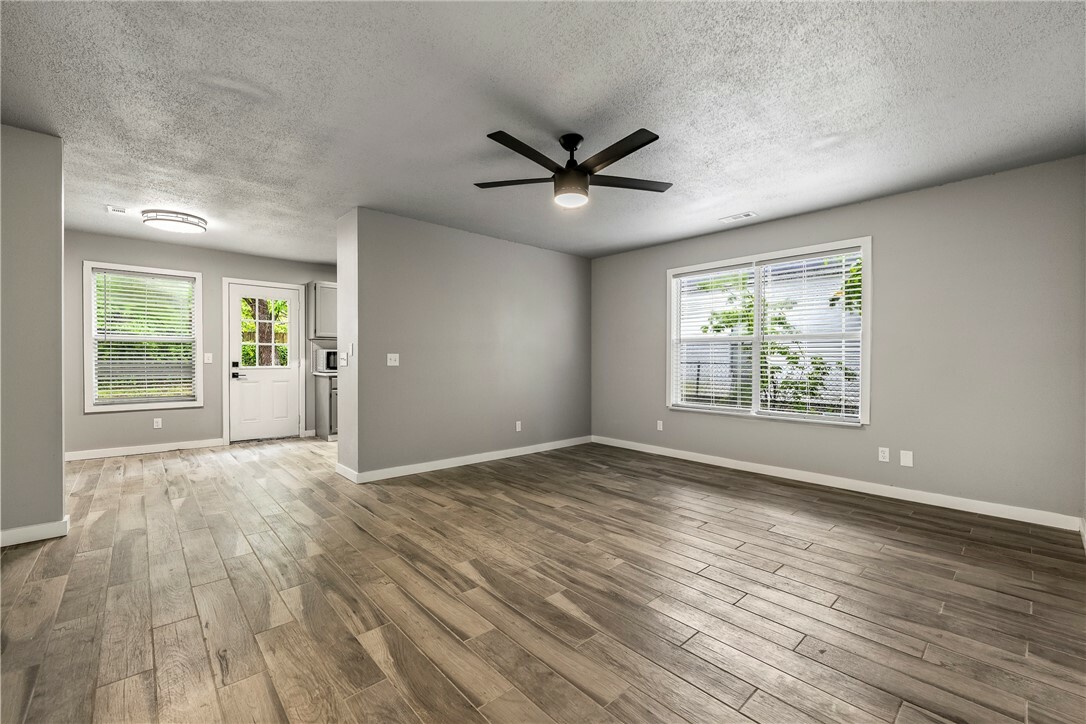 Property Photo: 309 Parkcrest Drive AR 72712