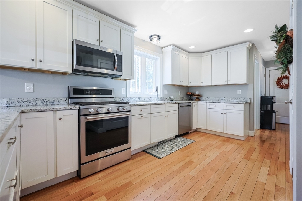 Property Photo: 22 Mohawk Cir MA 01833