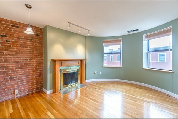 Property Photo: 96 Gainsborough 401W MA 02115
