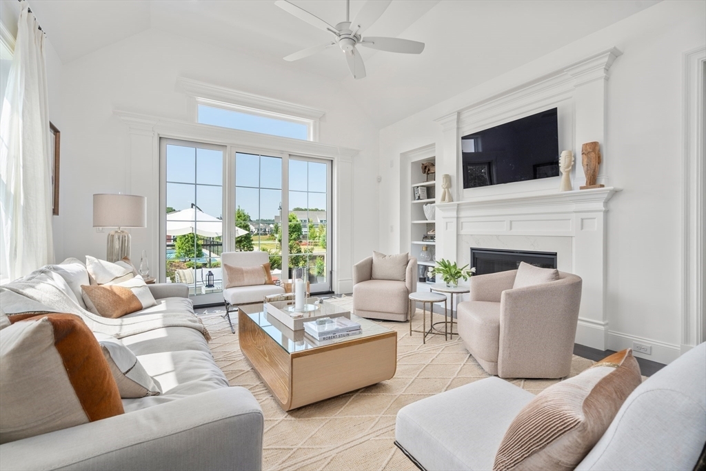 Property Photo:  4 Callahan Drive 4  MA 01701 