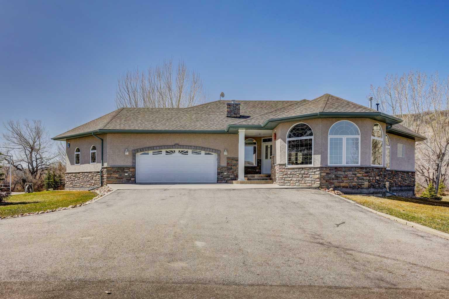 Property Photo: 293038 Range Road 211 AB T0J 0Y0