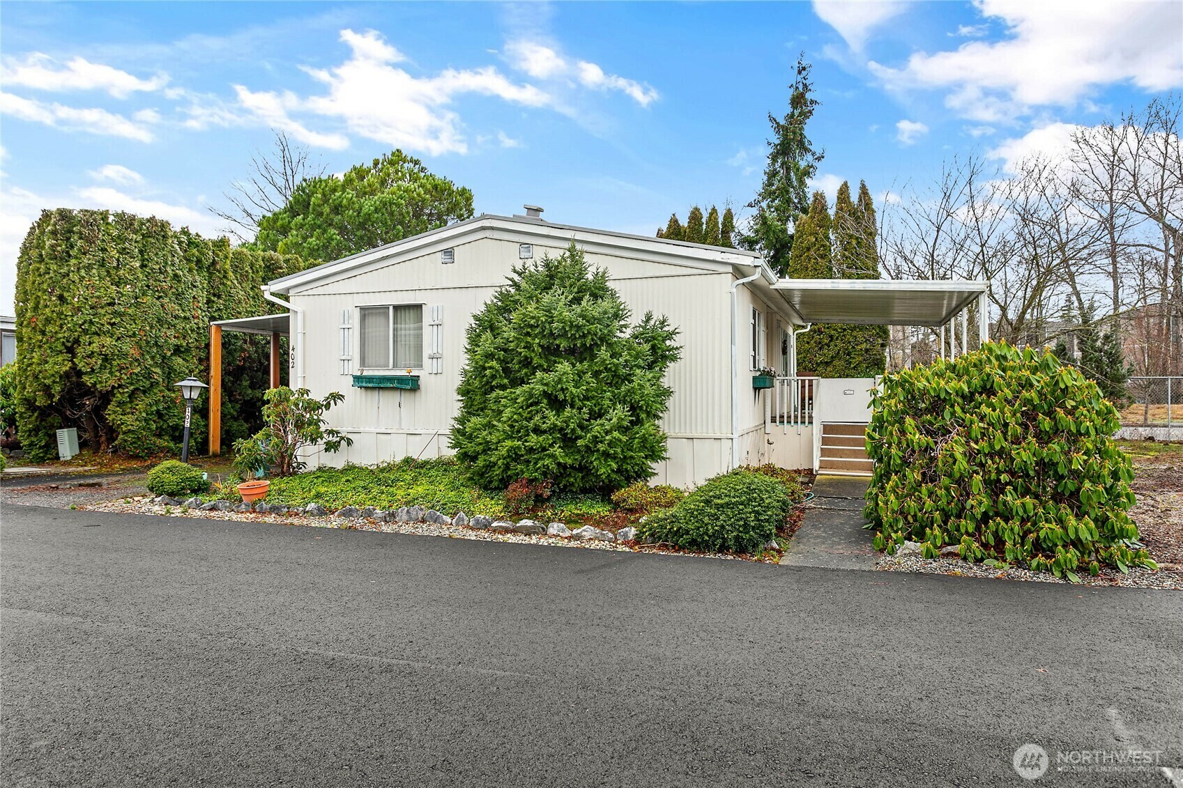 Property Photo: 1200 Lincoln Street 402 WA 98229