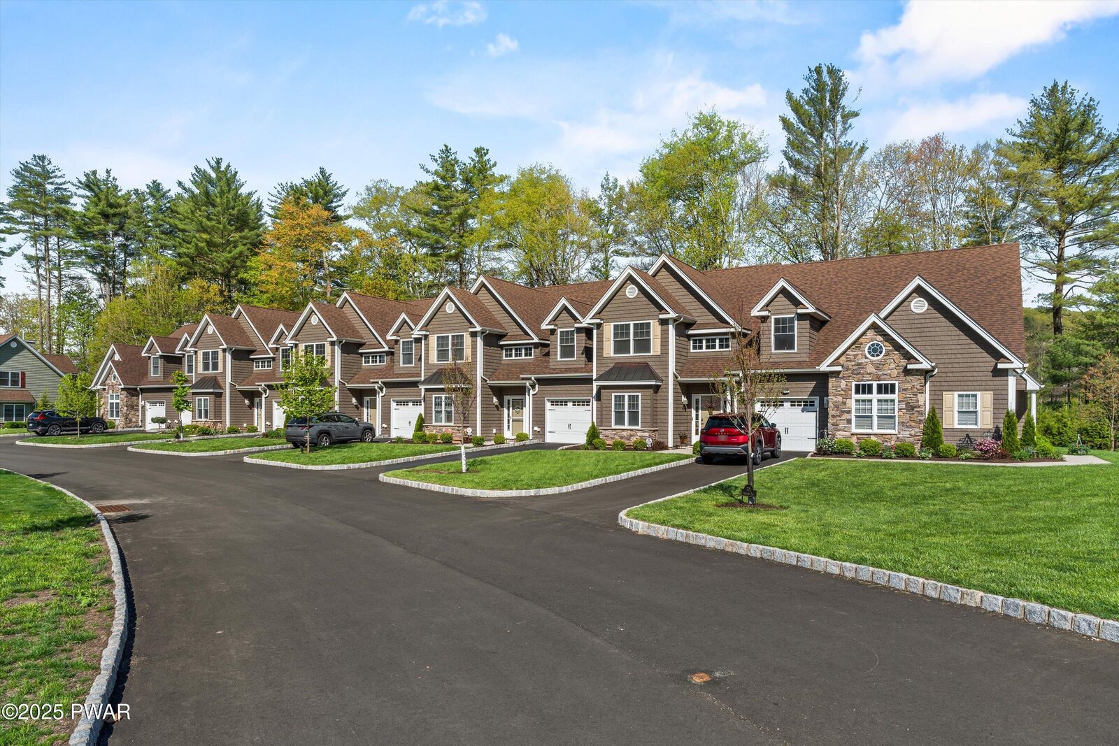 Property Photo:  309 Braeburn Path  PA 18336 