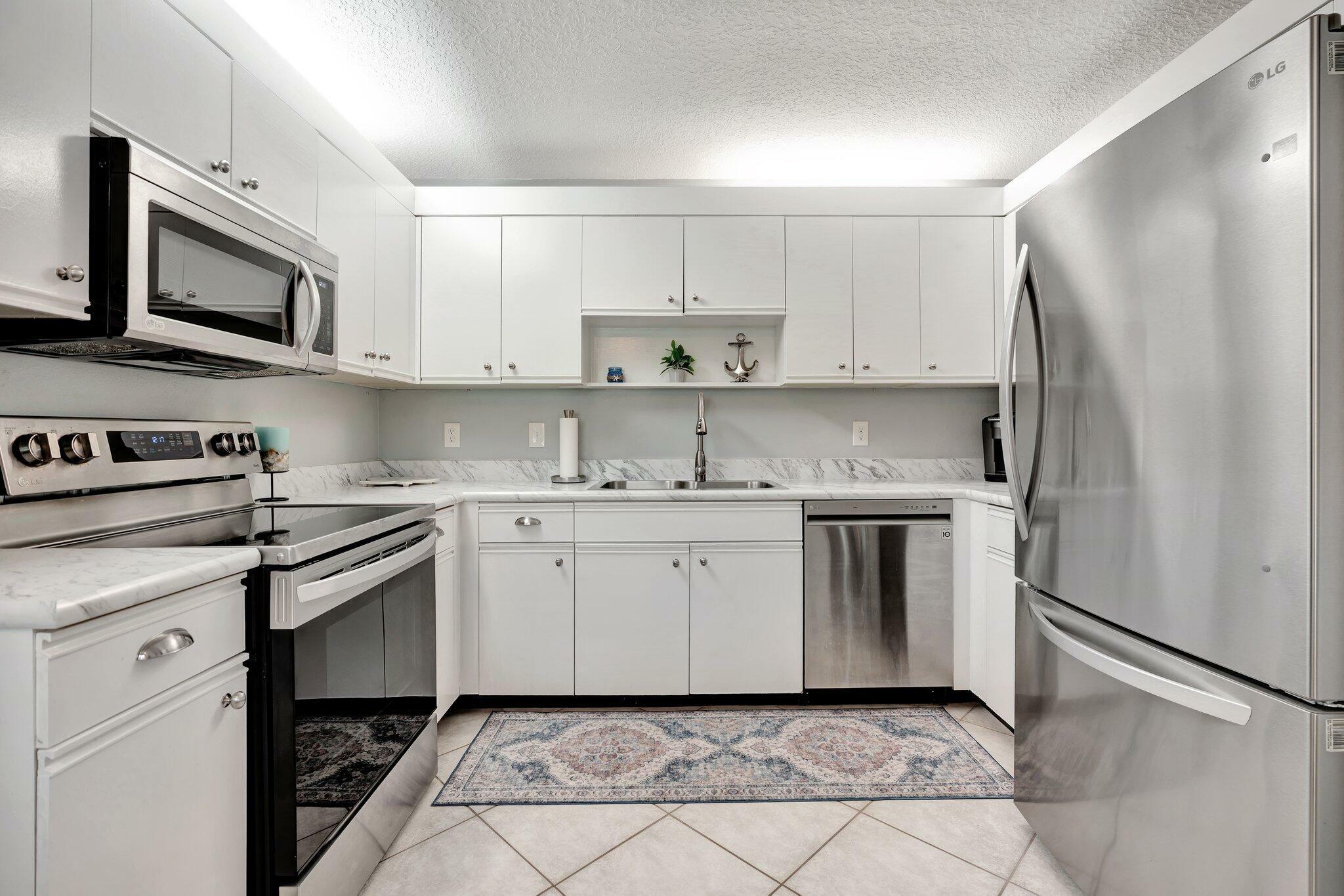 Property Photo: 380 Prestwick Circle Circle 1 FL 33418