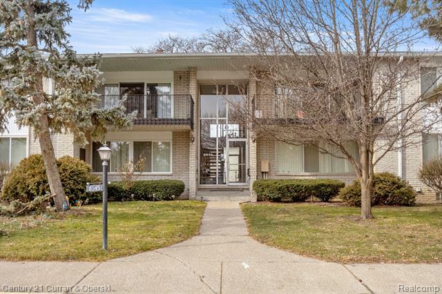 Property Photo: 8545 Kennedy Circle 3 MI 48093