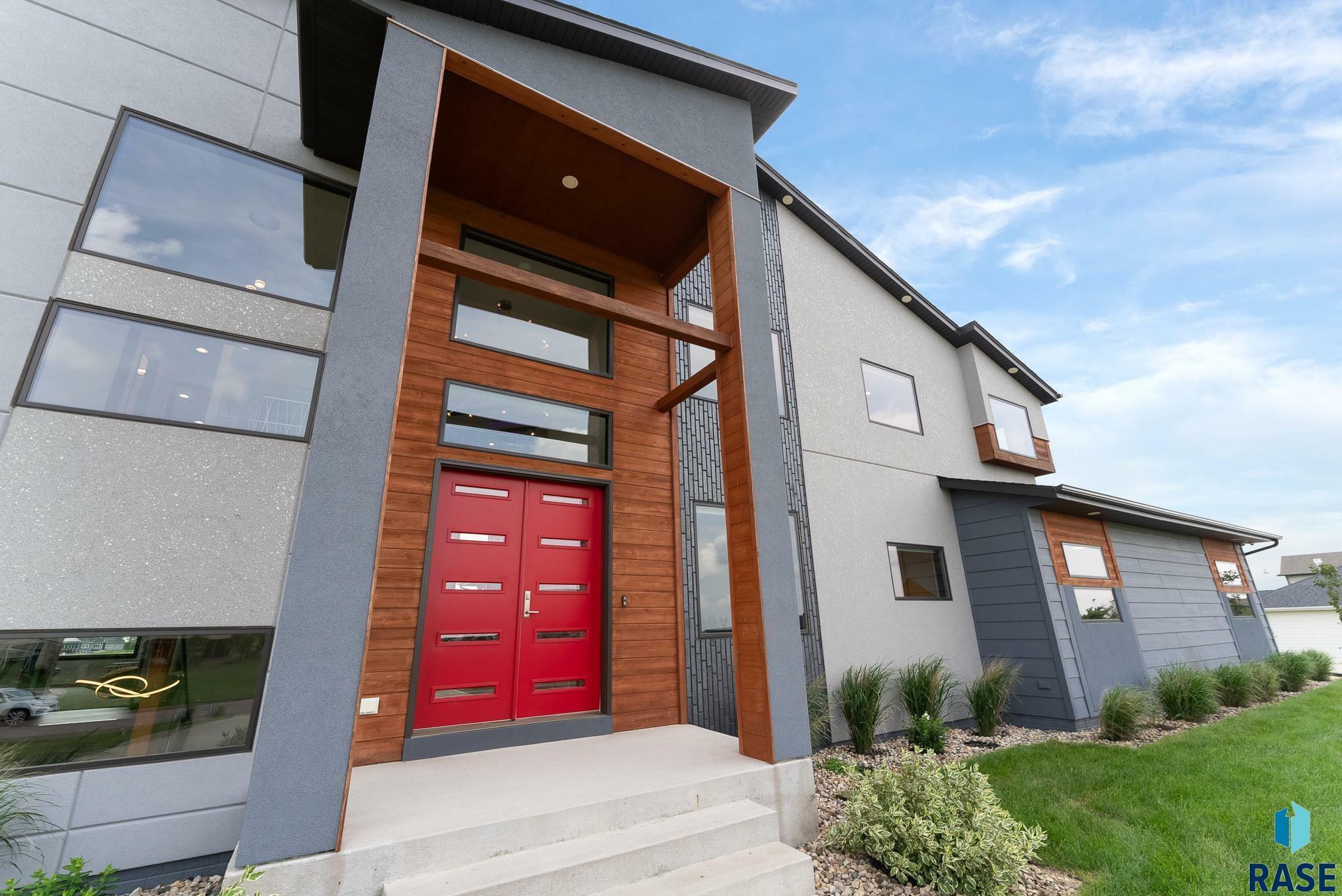 Property Photo: 27245 Regal Ct SD 57108