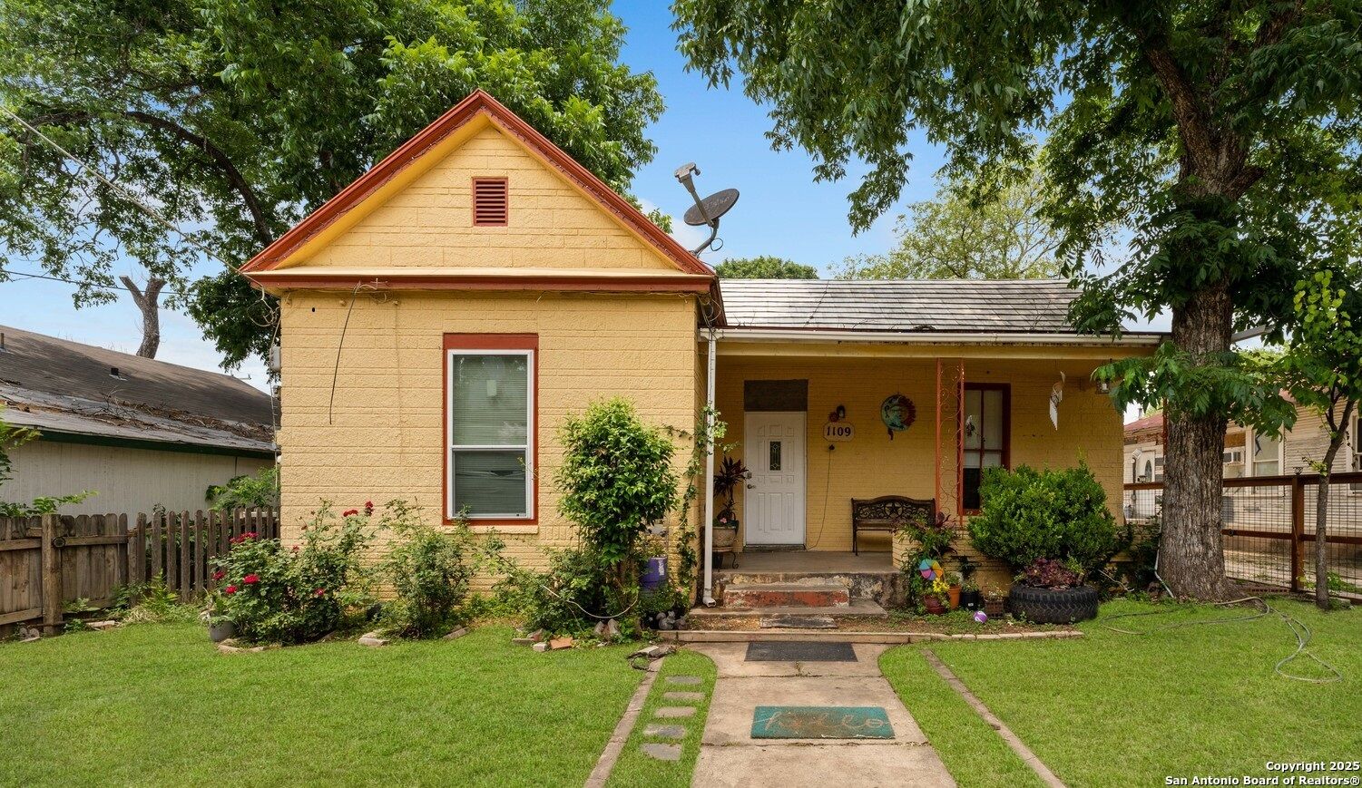 Property Photo: 1109 Essex TX 78210