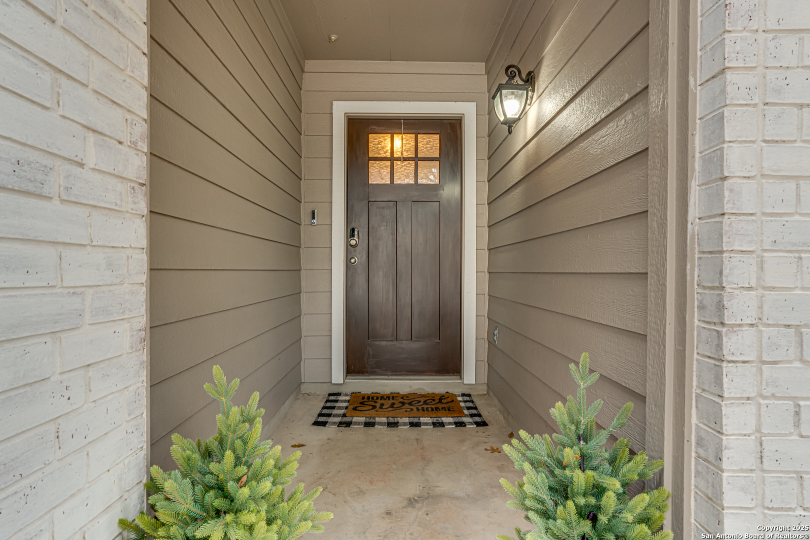 Property Photo: 15506 Robin Feather TX 78255