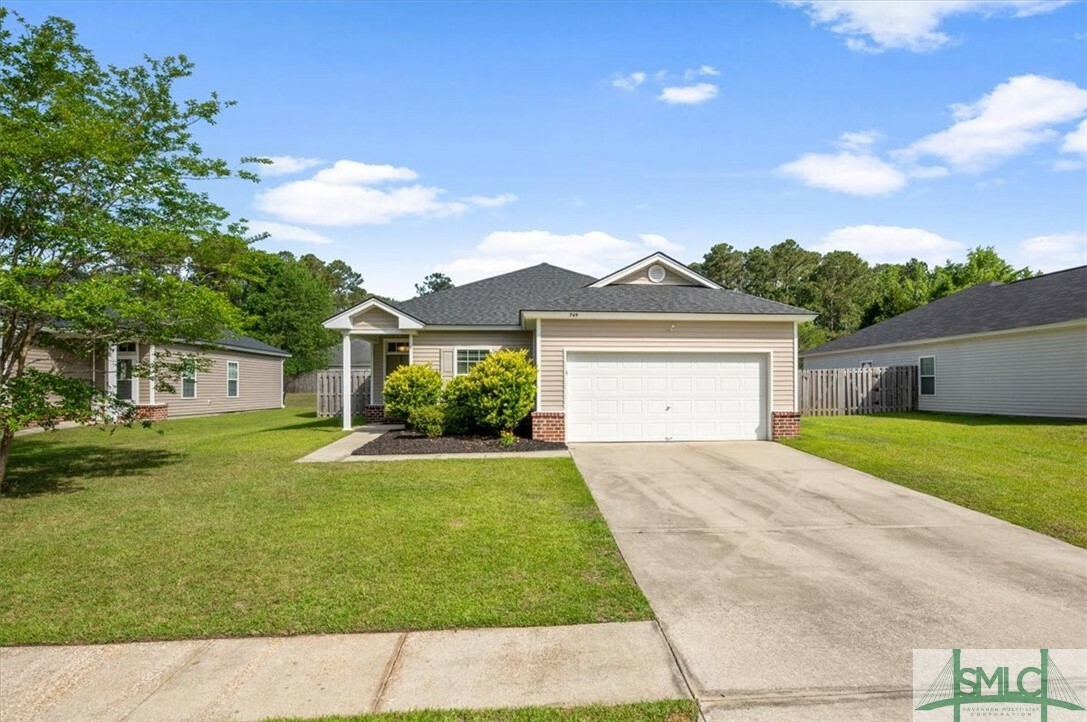 Property Photo: 769 E Bristol Way GA 31324