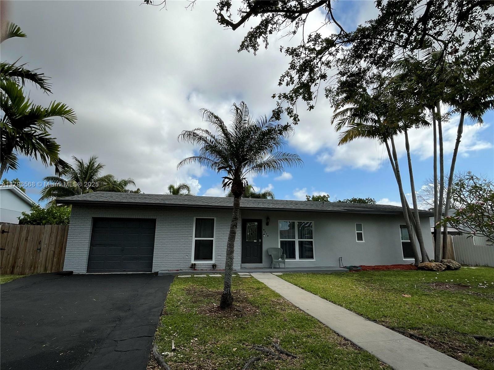 9275 SW 185th Ter  Cutler Bay FL 33157 photo