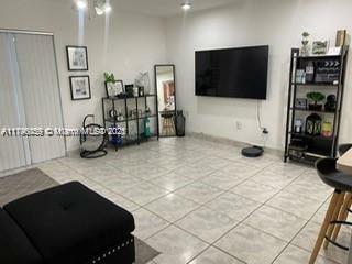 Property Photo: 10379 N Kendall Dr L2 FL 33176