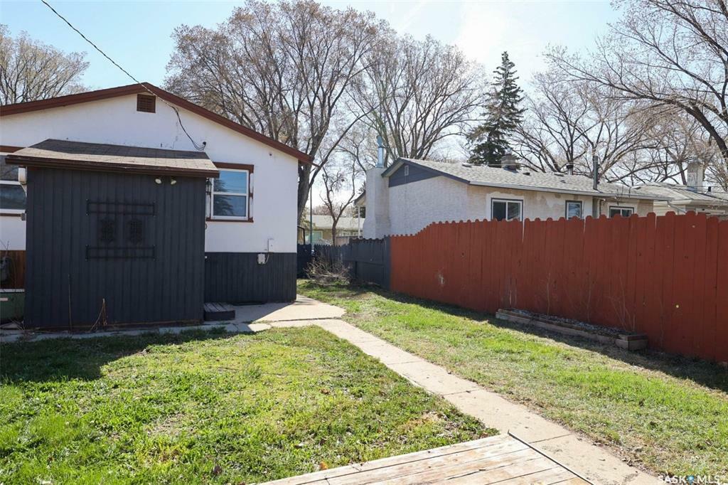 Property Photo: 1140 Elliott Street SK S4T 5S7