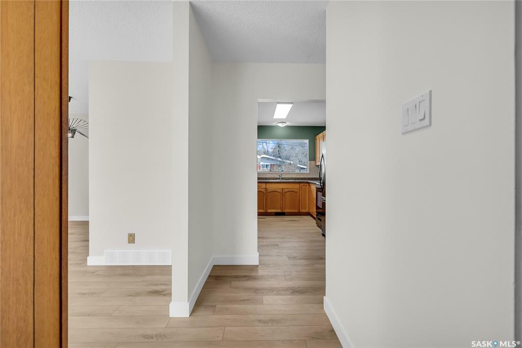 Property Photo: 2509 Irvine Avenue SK S7J 2A9
