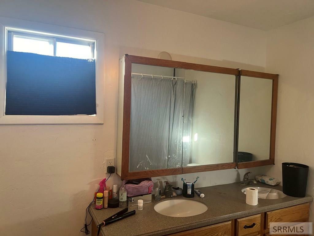 Property Photo: 565 W 1st S ID 83442