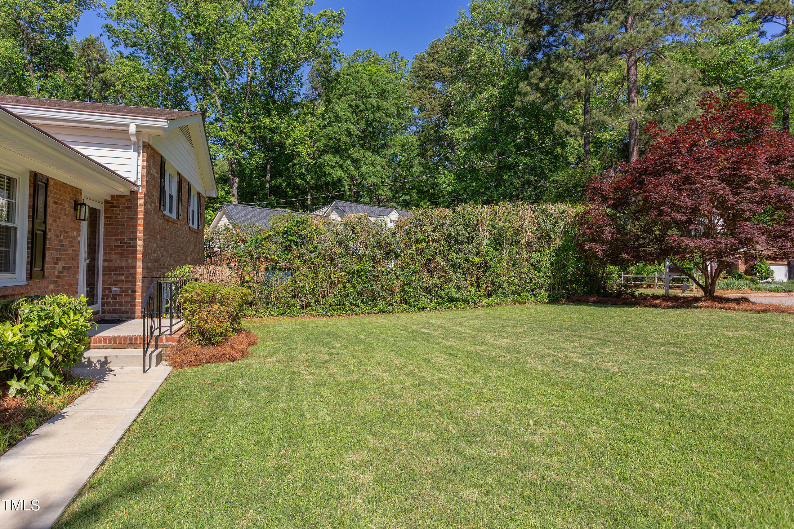 Property Photo: 4300 Edgehill Court NC 27612