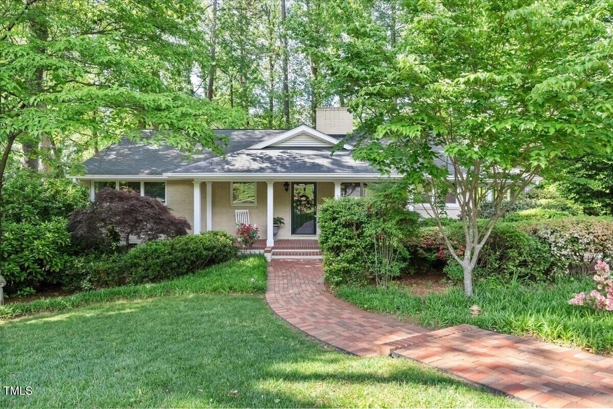 Property Photo: 415 Forsyth Street NC 27609