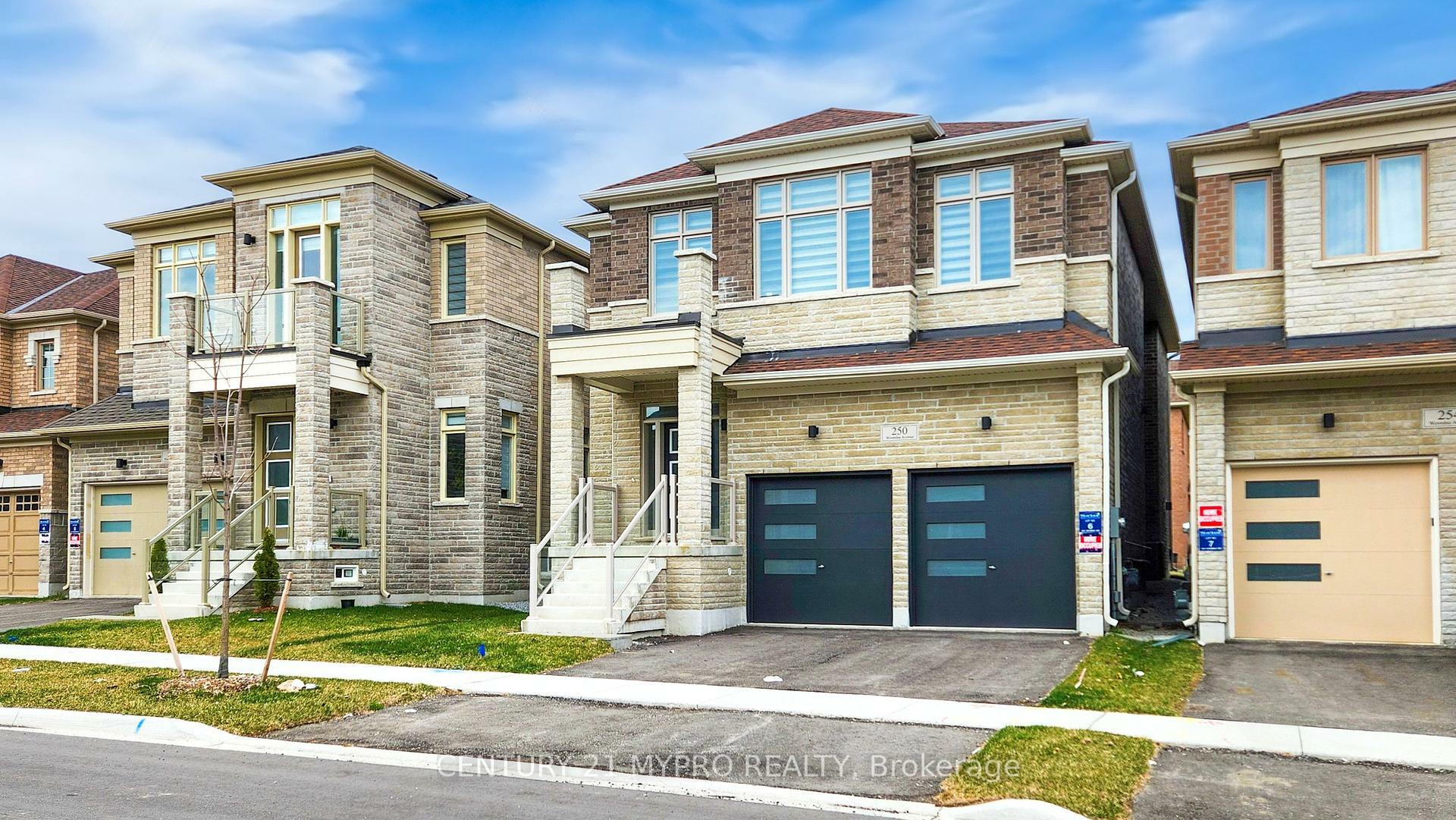 Photo de la propriété: 250 Wesmina Avenue ON L4A 5C2