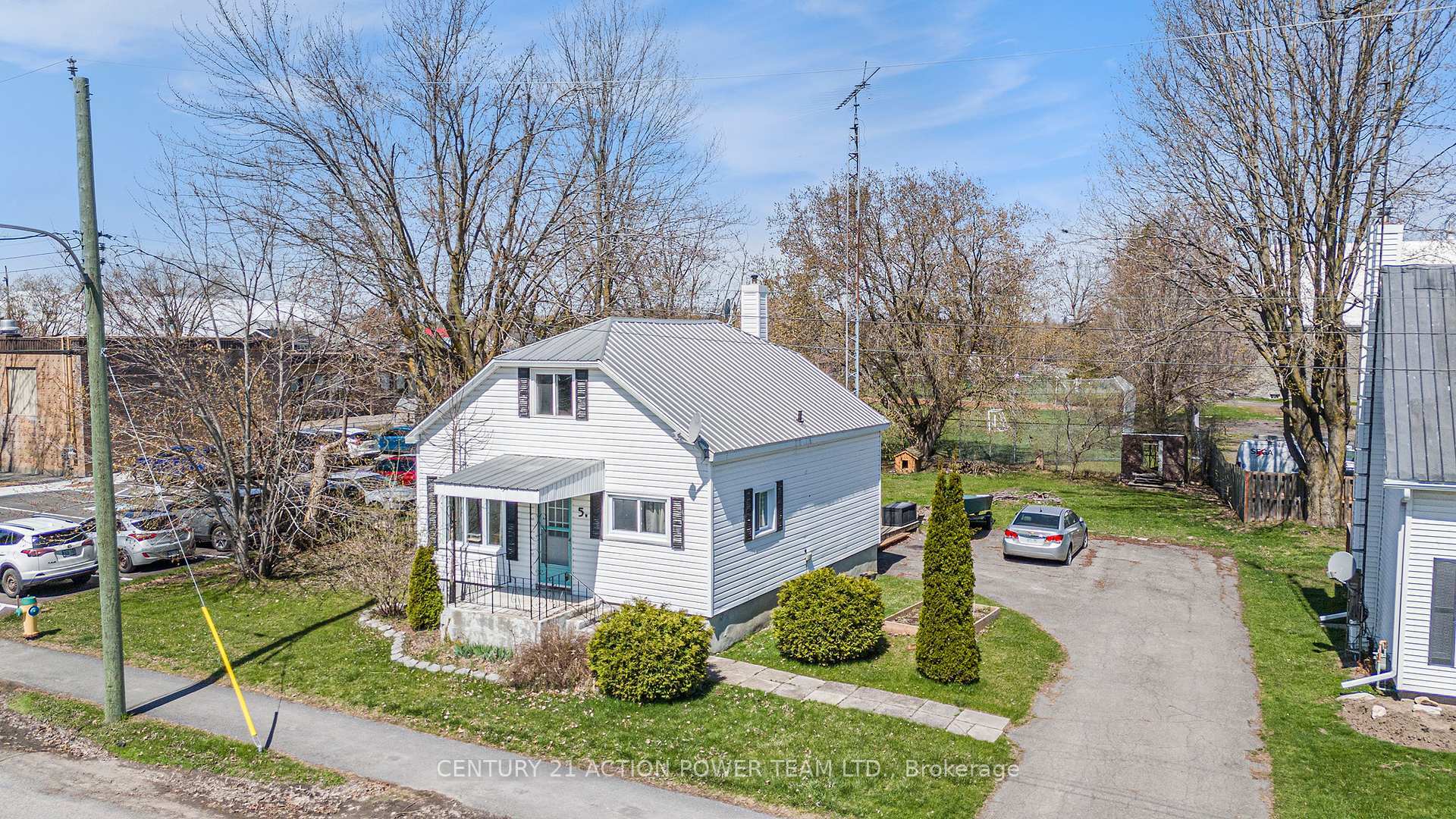 5 Concession Street W  North Stormont ON K0A 1R0 photo