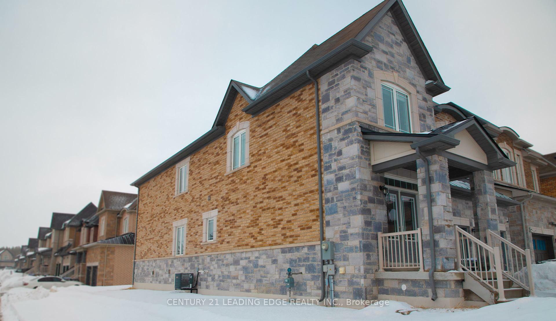 Property Photo: 122 McKenzie Way ON L3Z 4J4
