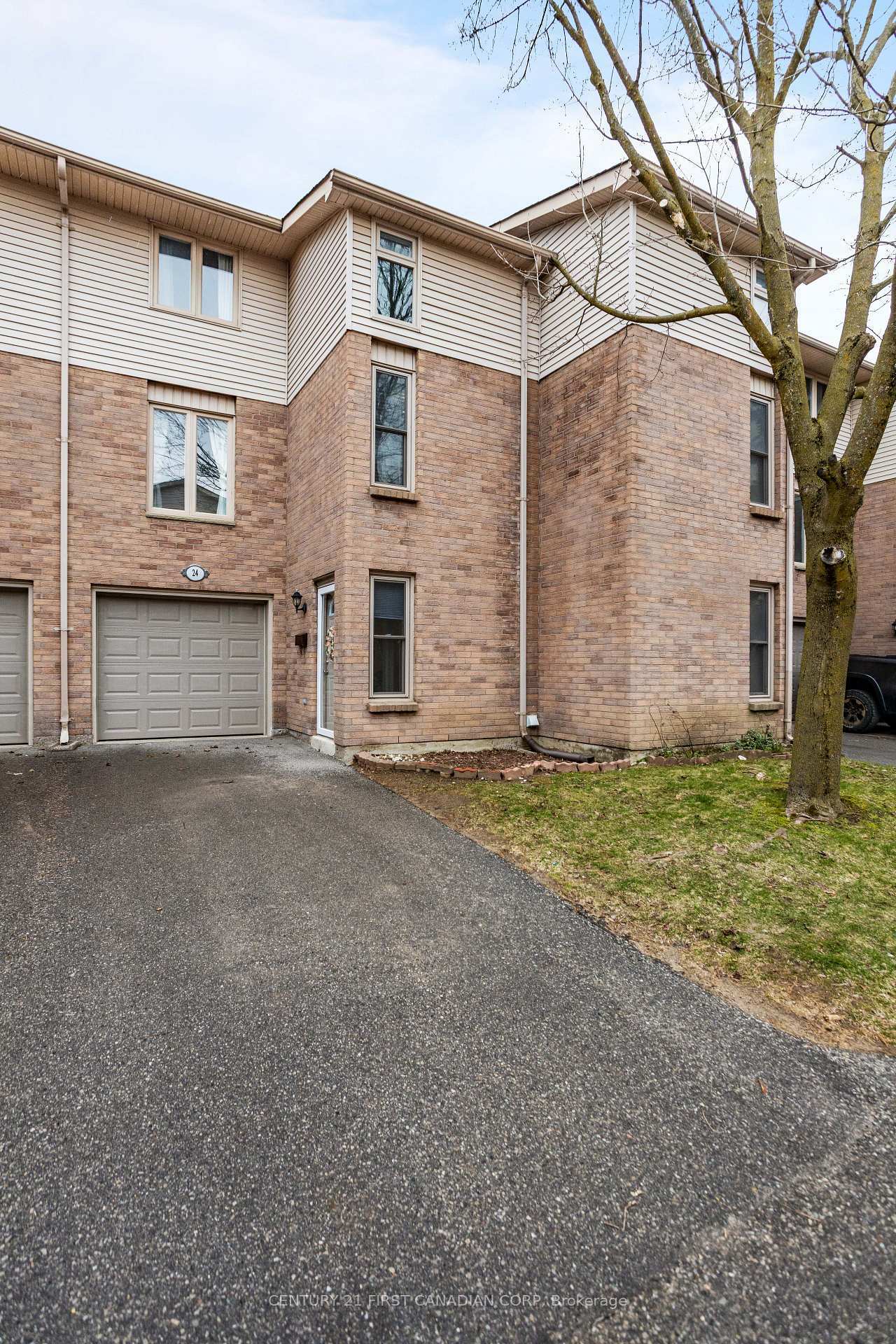 Property Photo: 1855 Aldersbrook Road 24 ON N6G 4R4