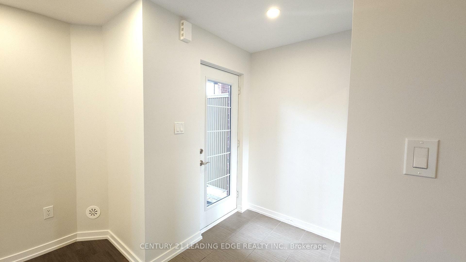 Property Photo: 1 Whitaker Way E 115 ON L4A 4T4
