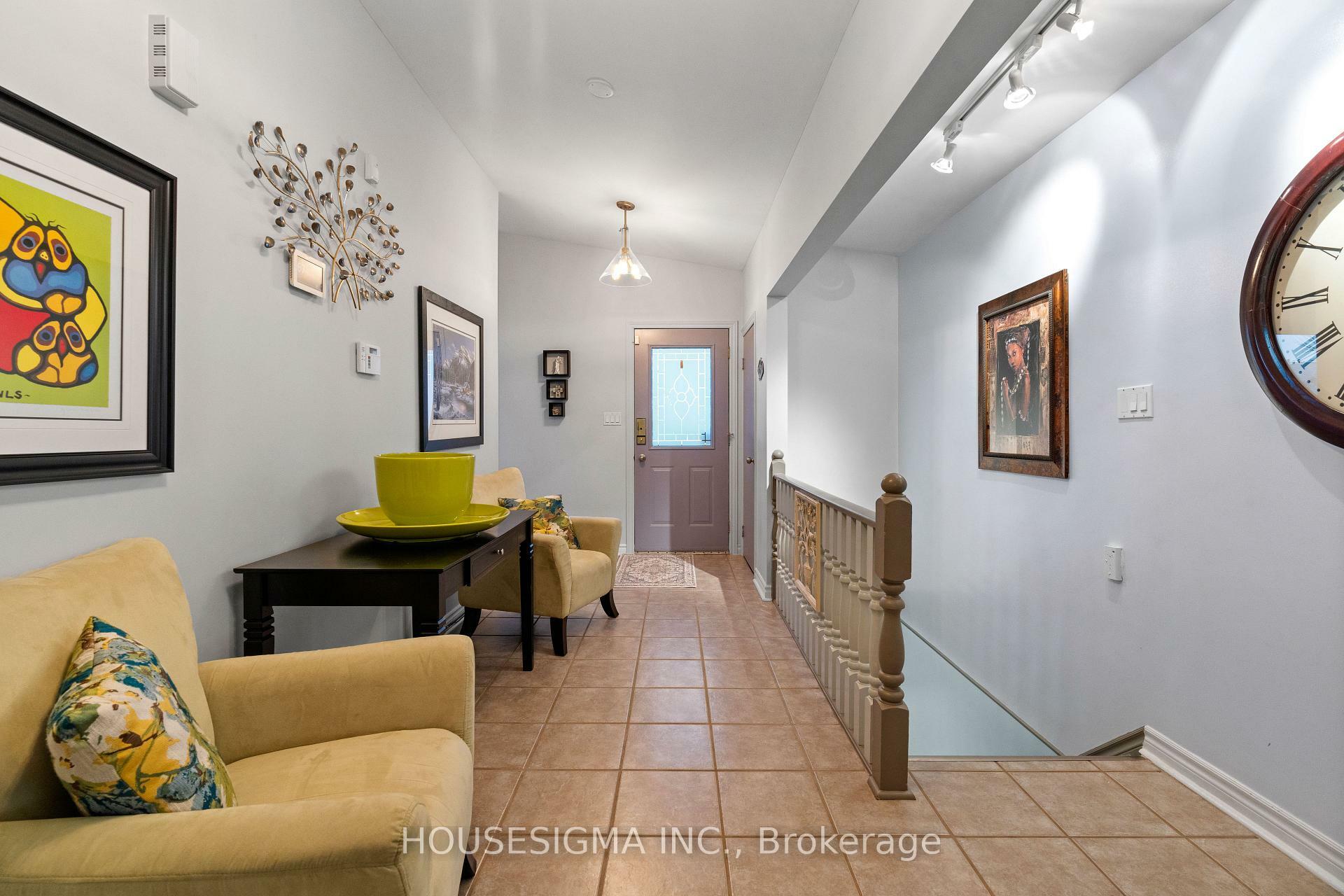 Property Photo: 19 Dalewood Drive ON N5P 3H8