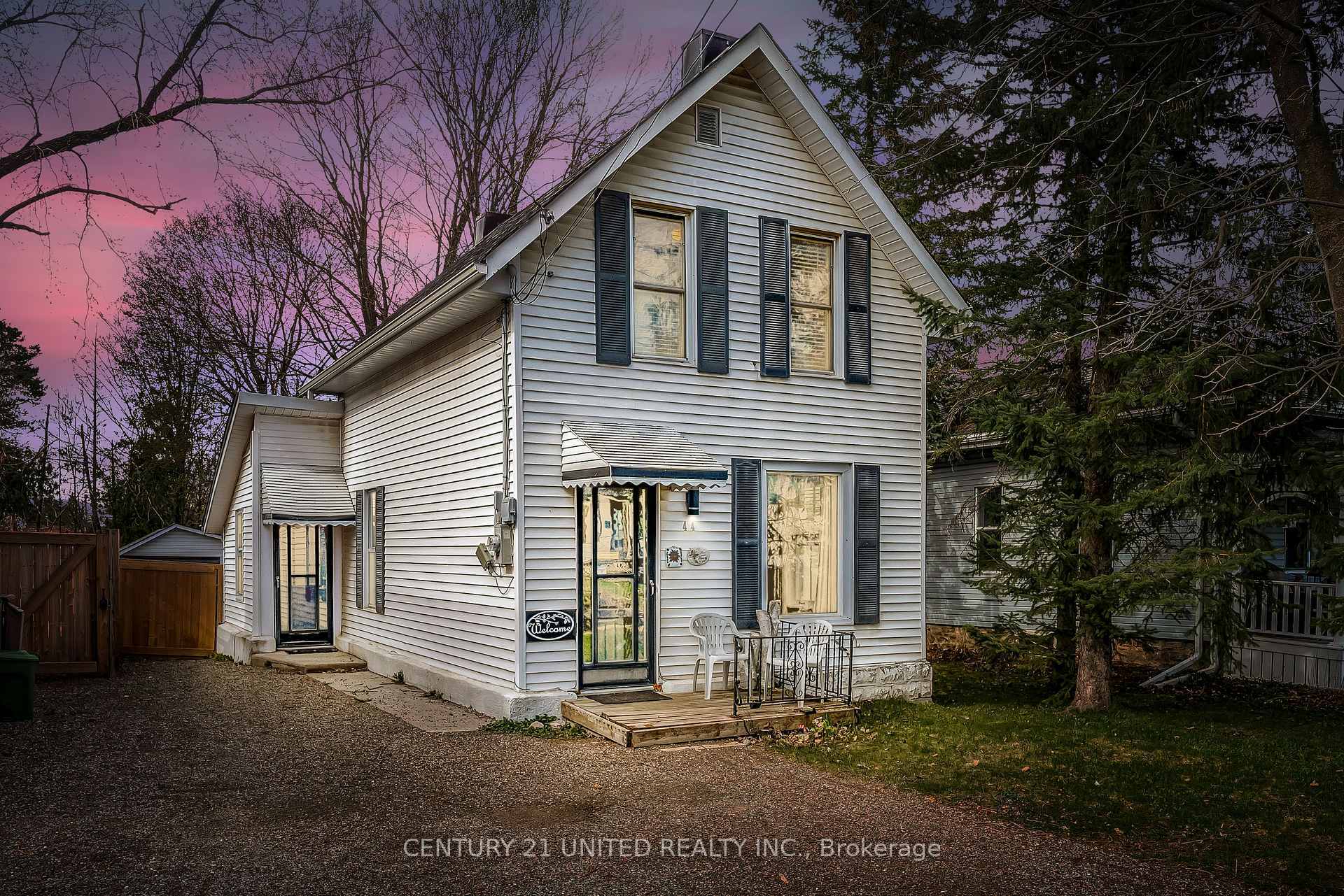 Property Photo:  44 Elgin Street  ON K9V 3W3 