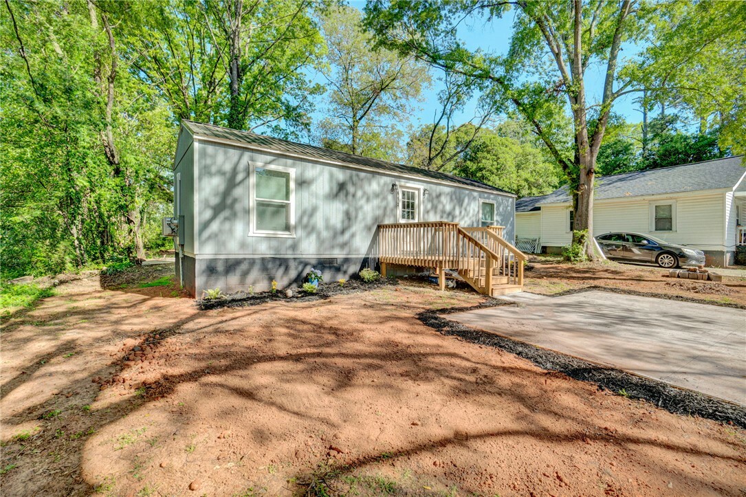 Property Photo: 612 Martha Drive SC 29624