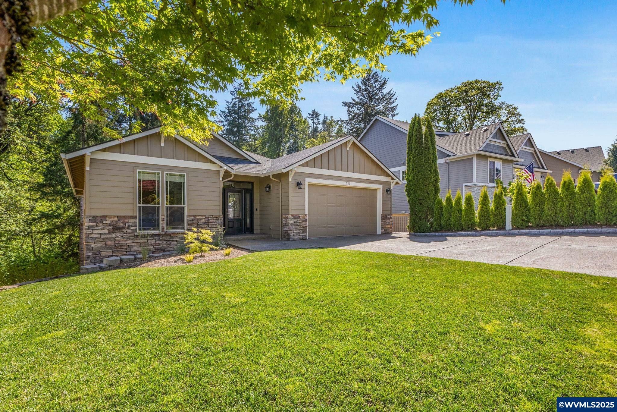 Property Photo: 232 Muirfield Av SE OR 97306