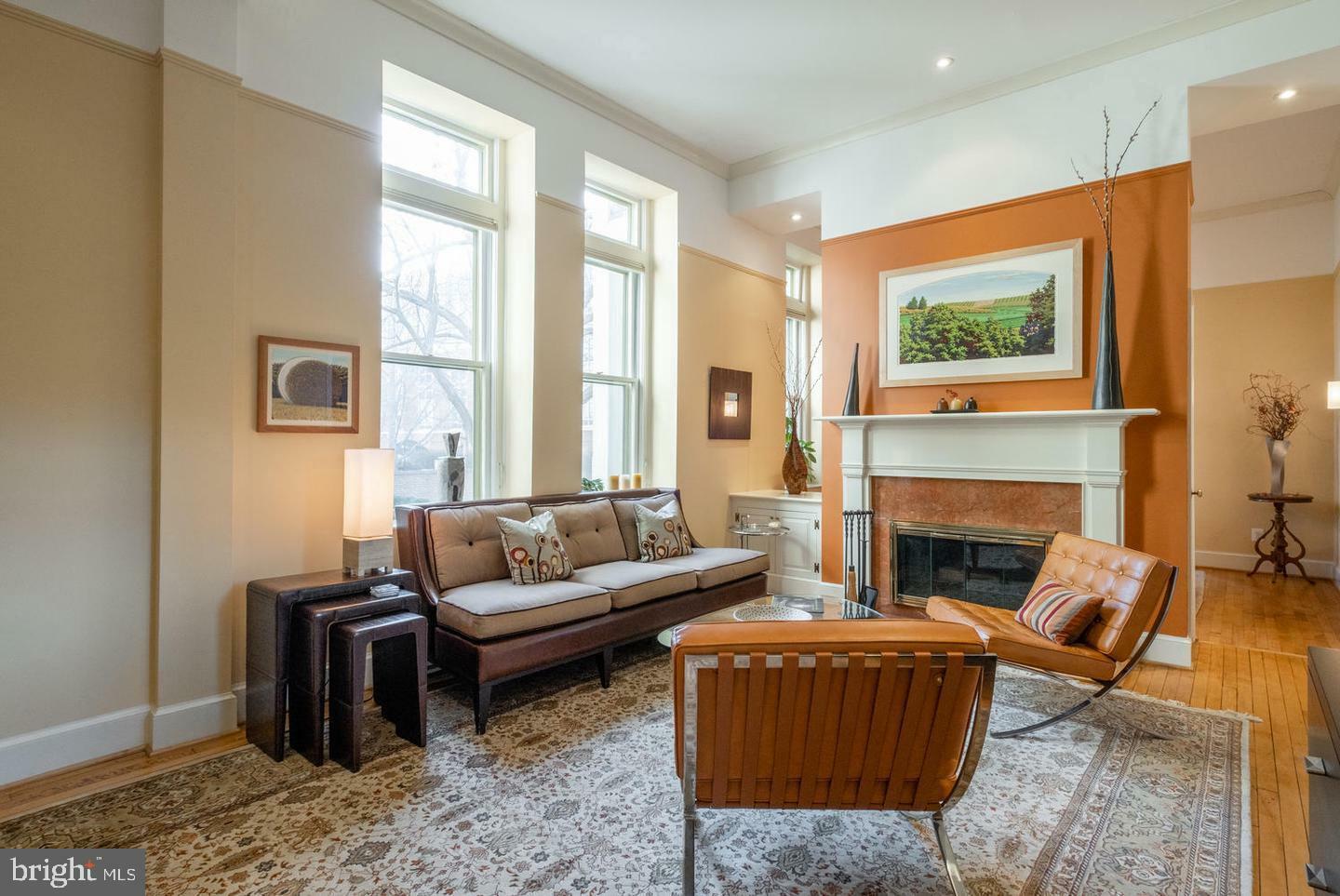 Property Photo: 706 Prince Street 7 VA 22314