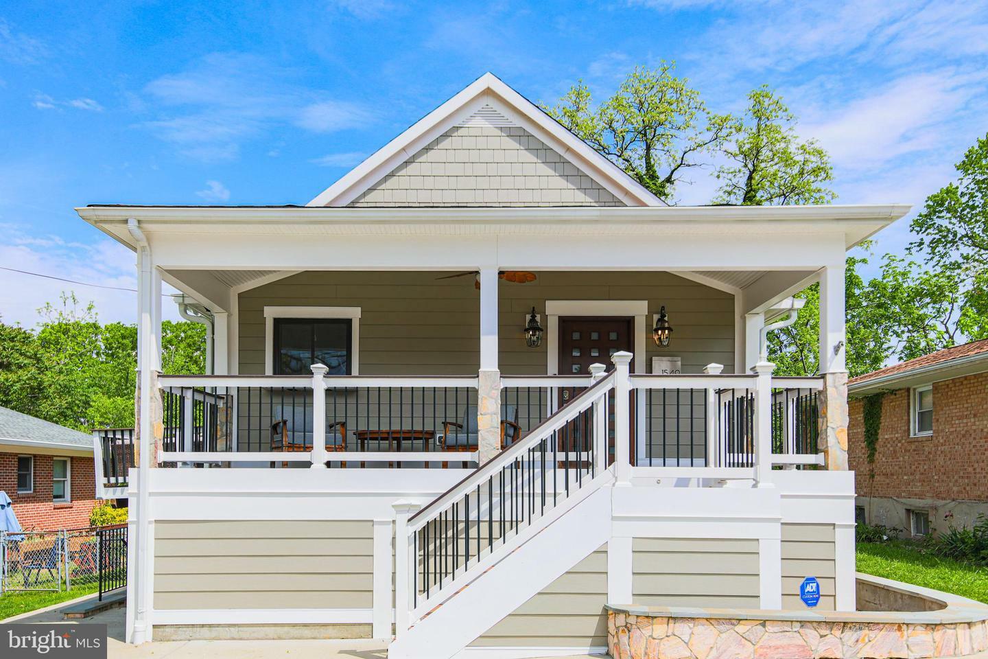 Property Photo: 1549 11th Street S VA 22204