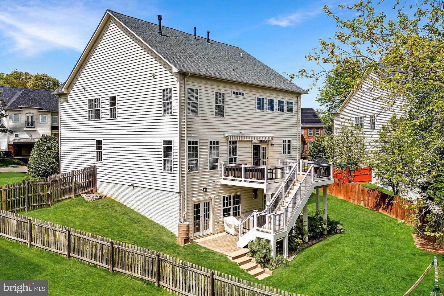 Property Photo: 110 Rosebrook Court NW VA 20176