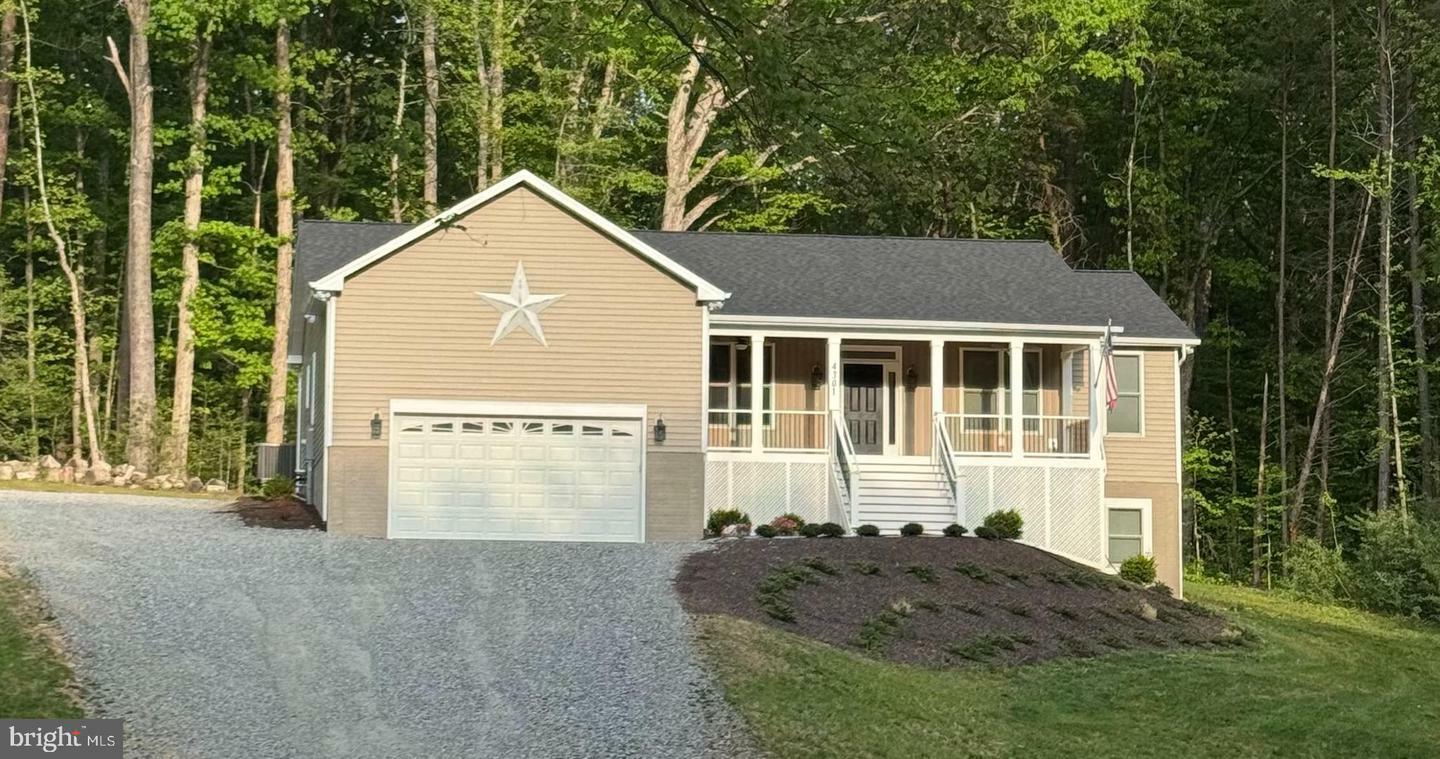 Property Photo: 4301 Creighton Lane VA 22551