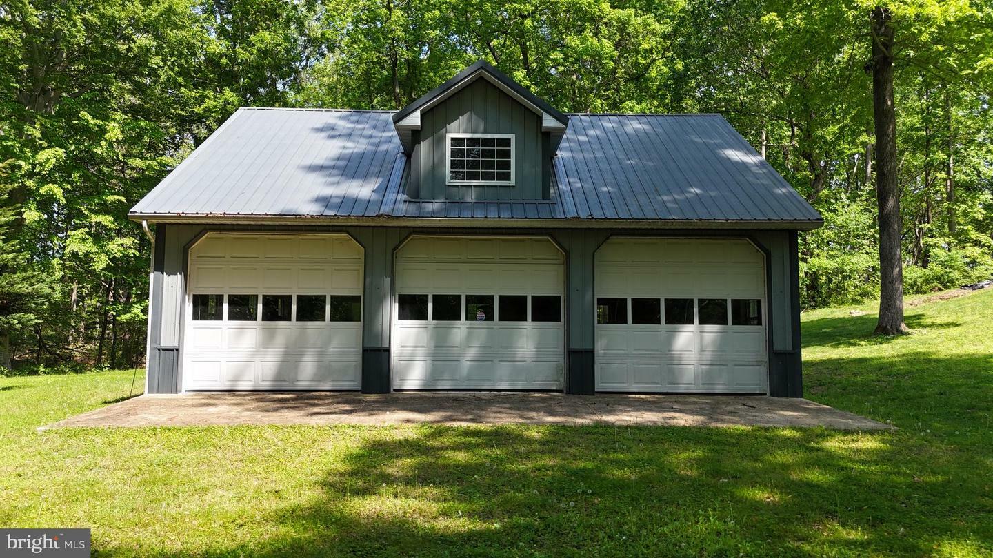 Property Photo: 2850 Dunleigh Drive MD 20754