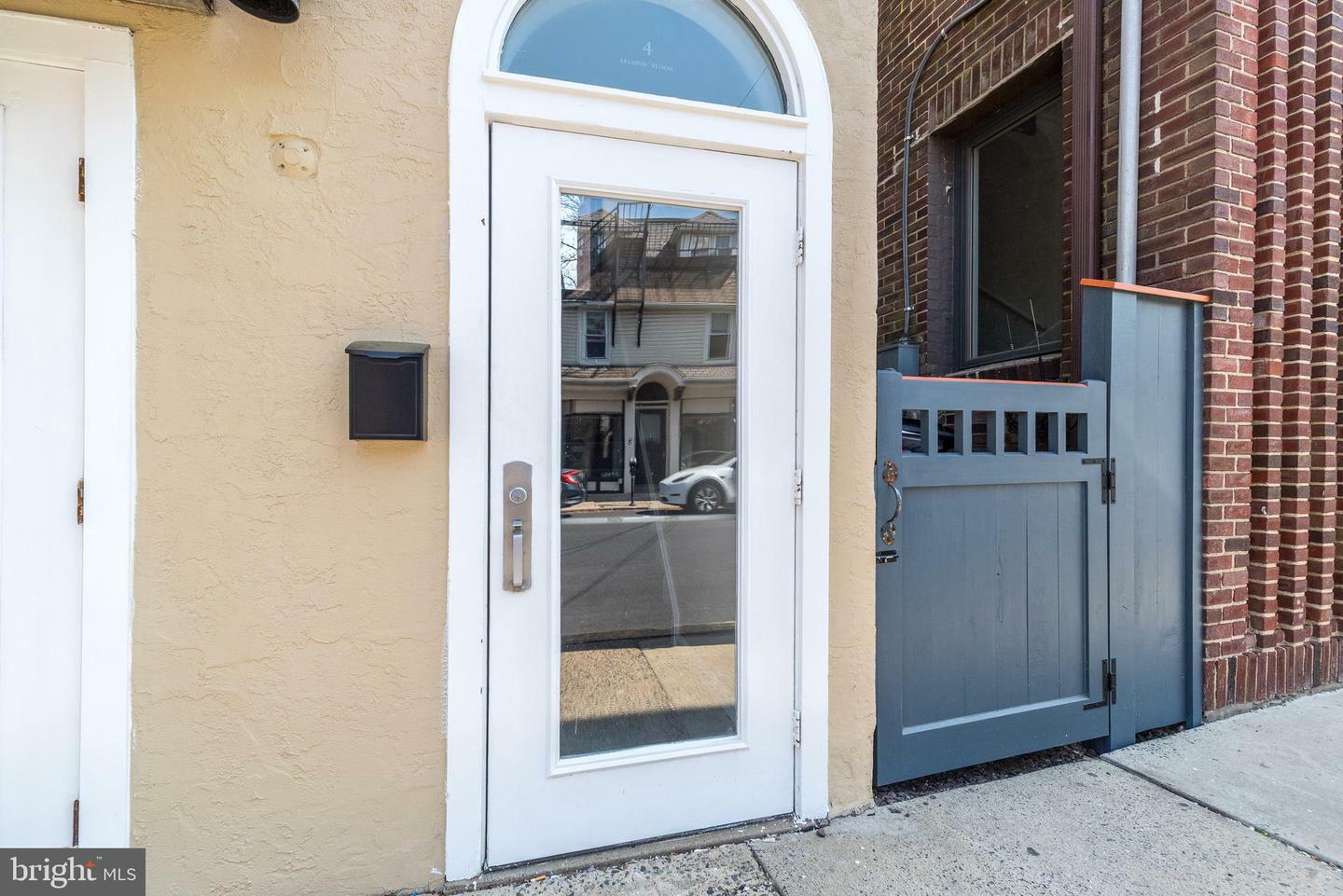Property Photo: 4 W Oakland Avenue 2C PA 18901