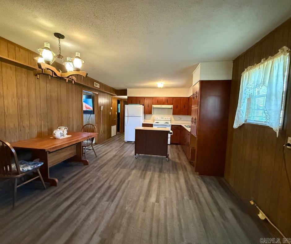 Property Photo: 1300 Overdene Street AR 72422