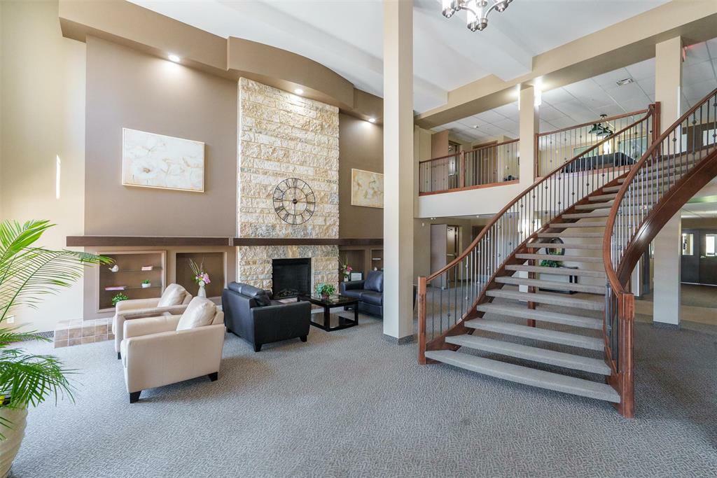 Property Photo: 1205 St Anne'S Road MB R2N 0C5