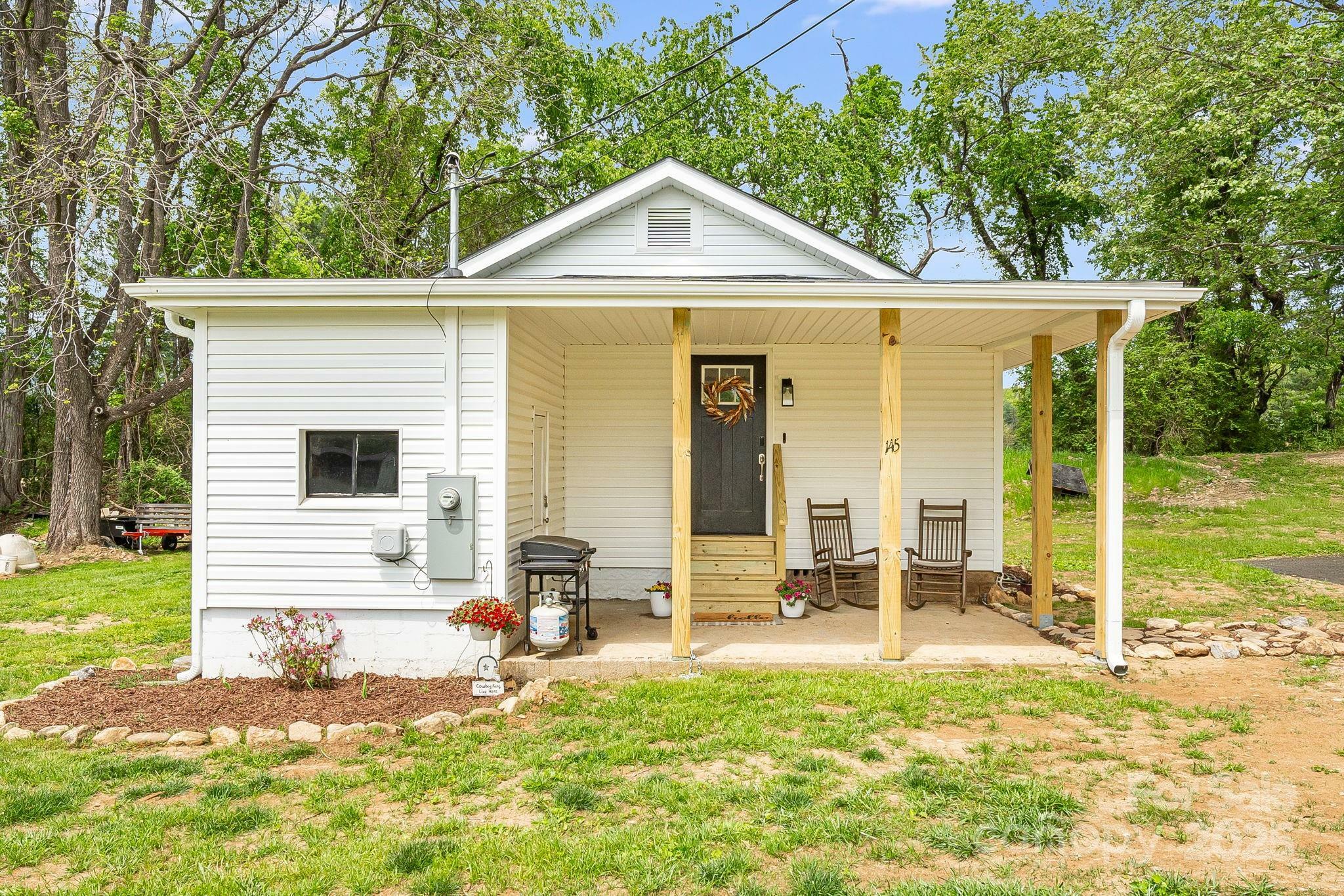 Property Photo: 145 Avery Street NC 28786